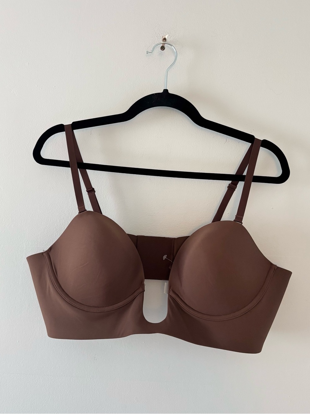 SKIMS NEW Deep Plunge Shapewear Bra in Cocoa Brown Strapless Smooth